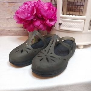 Crocs platform slides with heel strap